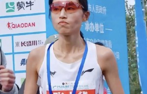 连续两周夺冠，“最快女护士”张水华再夺柳州马拉松冠军