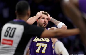 NBA官方：东契奇累计16次技术犯规，处以停薪禁赛一场