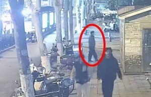为民警点赞，快递弄丢价值3.2万的文班球星卡，民警帮助寻回