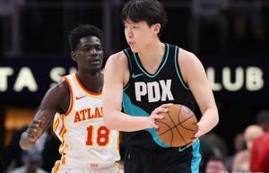 斯普利特：我们对杨瀚森要保持耐心，我新秀赛季几乎没上过场